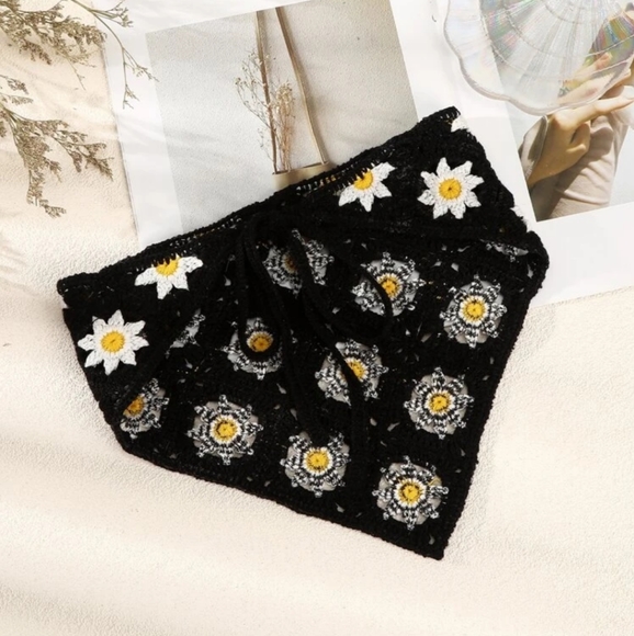 Crochet Bandana Headscarf Daisy Flowers - Picture 3 of 9